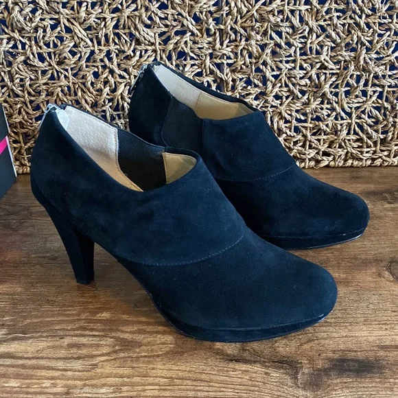 Adrienne Vittadini LEATHER WOMENS HEELED BOOTS SIZE 9.5 velvet black shoes - Picture 3 of 12